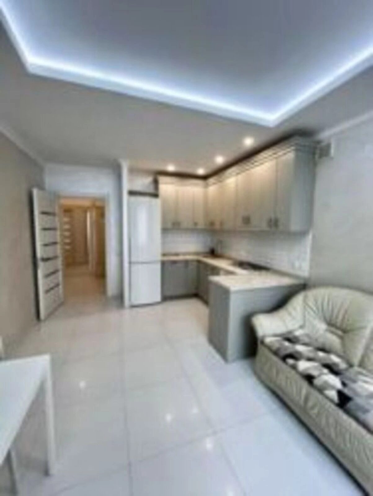 Apartments for sale. 2 rooms, 63 m², 2nd floor/10 floors. 2, Zhulyanska , Kryukivshchyna. 