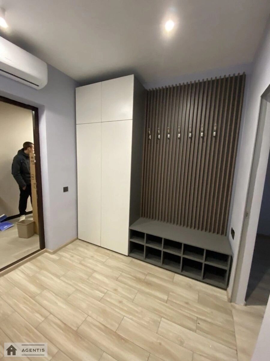 Сдам квартиру. 1 room, 38 m², 9th floor/22 floors. 2, Надднепрянское 2, Киев. 