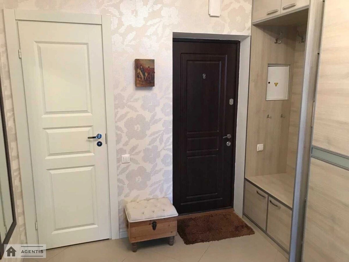 Apartment for rent. 3 rooms, 100 m², 7th floor/16 floors. Stepana Rudnytskoho vul., Kyiv. 