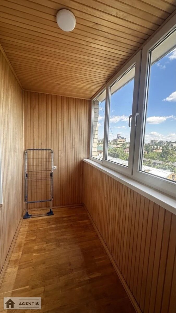 Apartment for rent. 3 rooms, 90 m², 11 floor/14 floors. 2, Andriya Verkhohlyada vul. Mykhayla Drahomirova, Kyiv. 