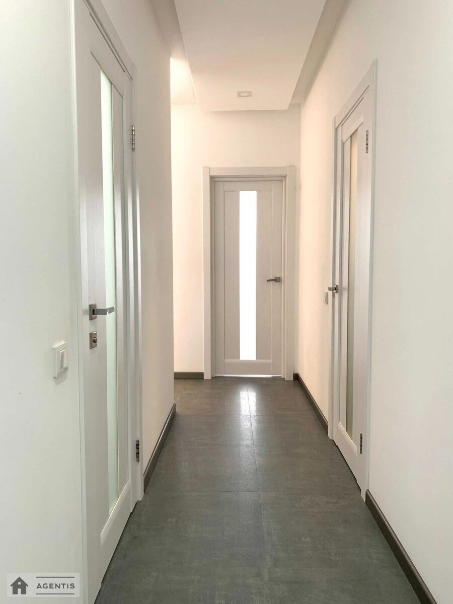 Apartment for rent. 2 rooms, 76 m², 15 floor/26 floors. 10, Zavalna 10, Kyiv. 
