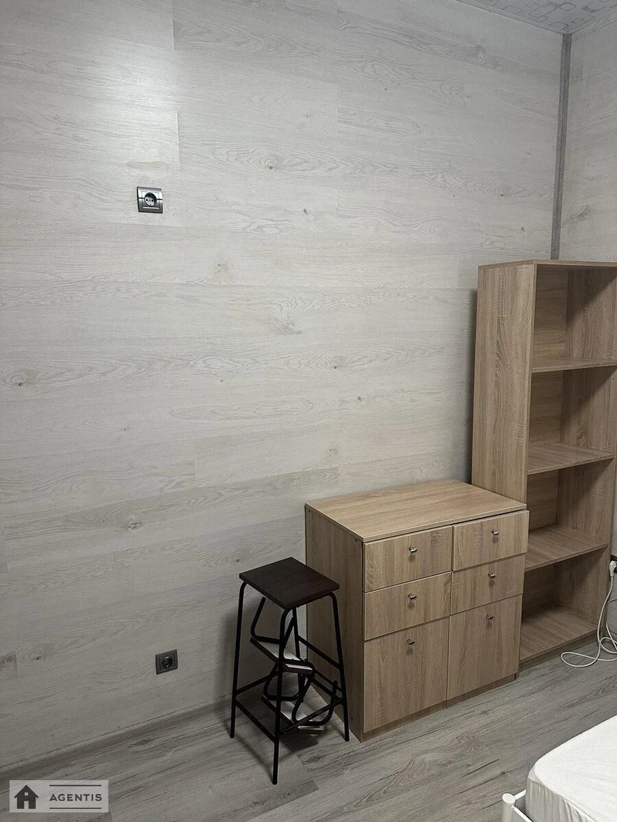 Apartment for rent. 1 room, 15 m², 1st floor/6 floors. Holosiyivskyy rayon, Kyiv. 
