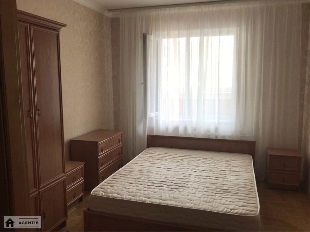 Apartment for rent. 2 rooms, 56 m², 13 floor/14 floors. 38, Petra Hryhorenka prosp., Kyiv. 