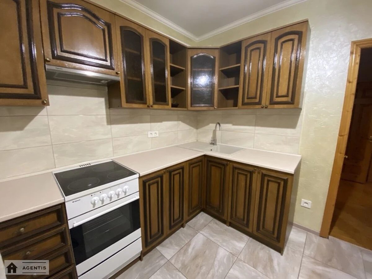 Apartment for rent. 2 rooms, 56 m², 13 floor/14 floors. 38, Petra Hryhorenka prosp., Kyiv. 