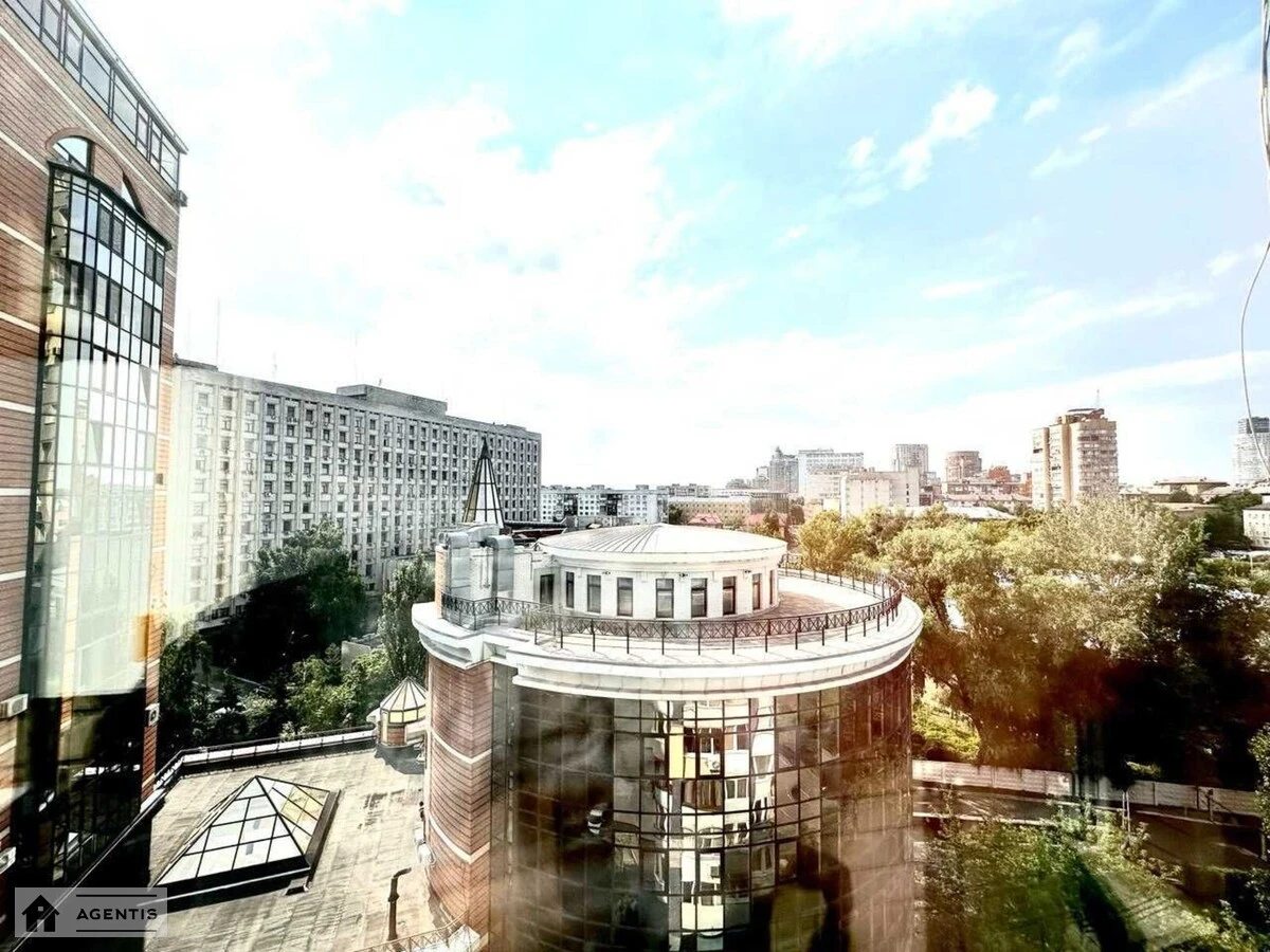 Apartment for rent. 3 rooms, 95 m², 10th floor/22 floors. 4, Staronavodnitcka 4, Kyiv. 