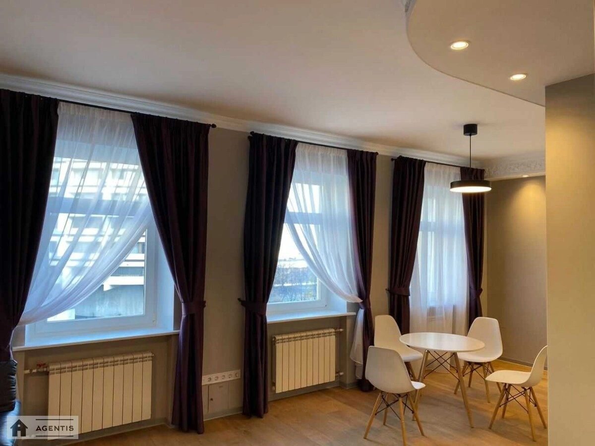 Apartment for rent. 2 rooms, 68 m², 6th floor/6 floors. Ivana Mazepy vul., Kyiv. 