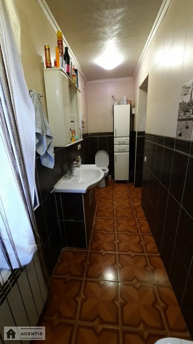 Сдам квартиру. 3 rooms, 150 m², 1st floor/2 floors. Дарницкий район, Киев. 