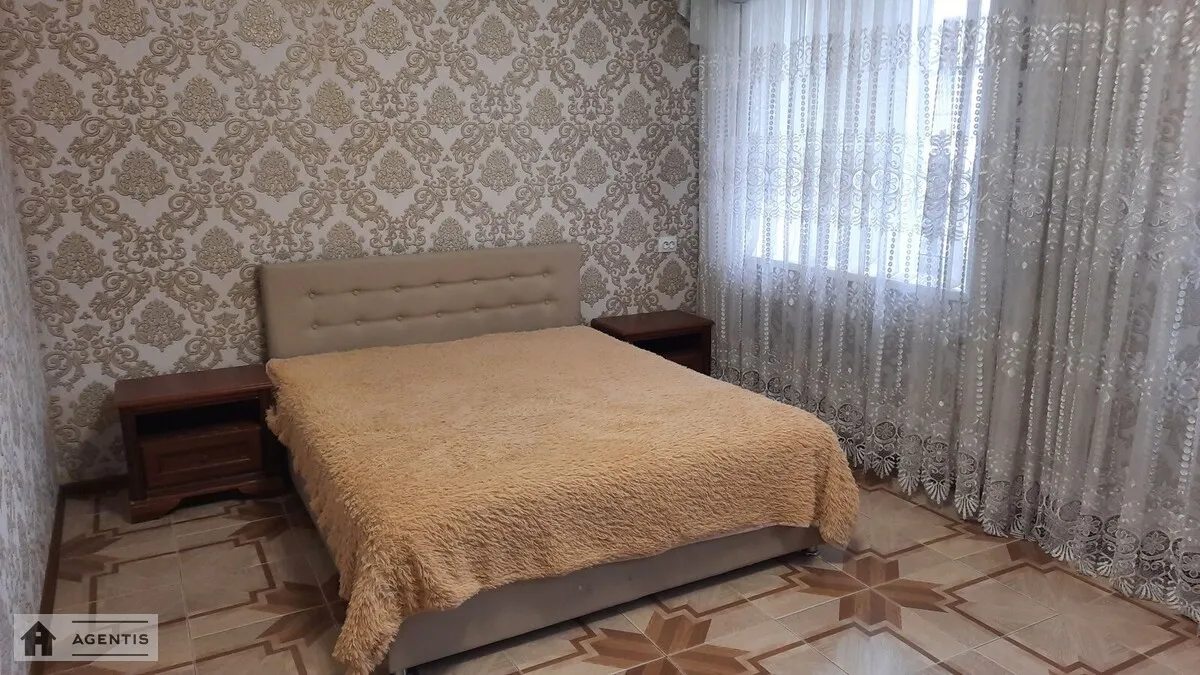 Apartment for rent. 3 rooms, 150 m², 1st floor/2 floors. Darnytskyy rayon, Kyiv. 