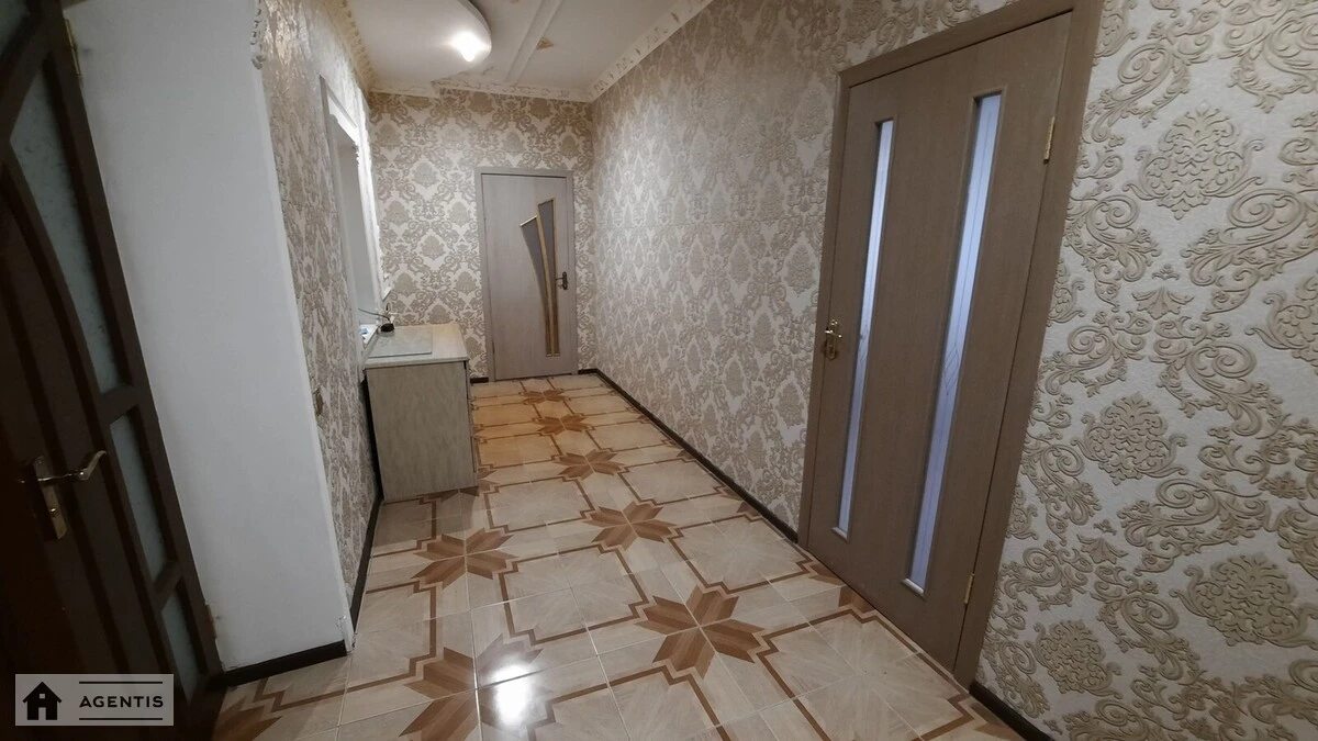 Apartment for rent. 3 rooms, 150 m², 1st floor/2 floors. Darnytskyy rayon, Kyiv. 