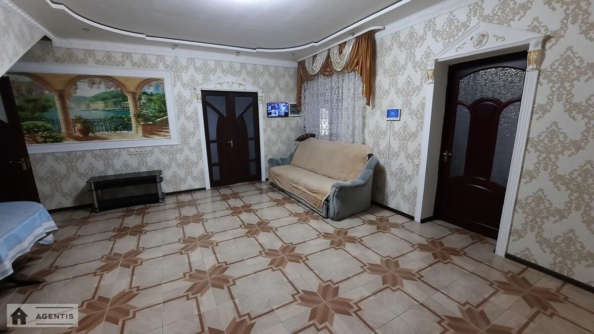 Apartment for rent. 3 rooms, 150 m², 1st floor/2 floors. Darnytskyy rayon, Kyiv. 