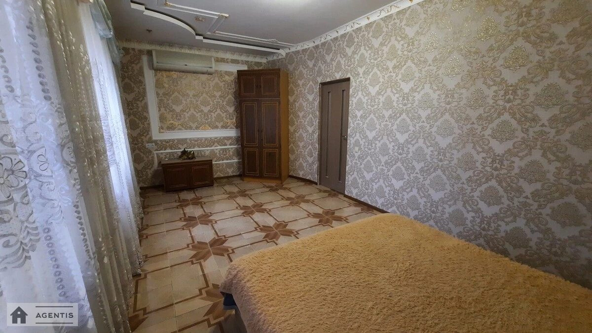 Apartment for rent. 3 rooms, 150 m², 1st floor/2 floors. Darnytskyy rayon, Kyiv. 