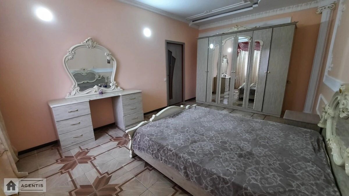 Apartment for rent. 3 rooms, 150 m², 1st floor/2 floors. Darnytskyy rayon, Kyiv. 