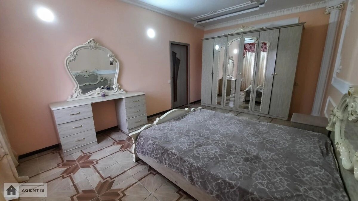 Здам квартиру. 3 rooms, 150 m², 1st floor/2 floors. Дарницький район, Київ. 