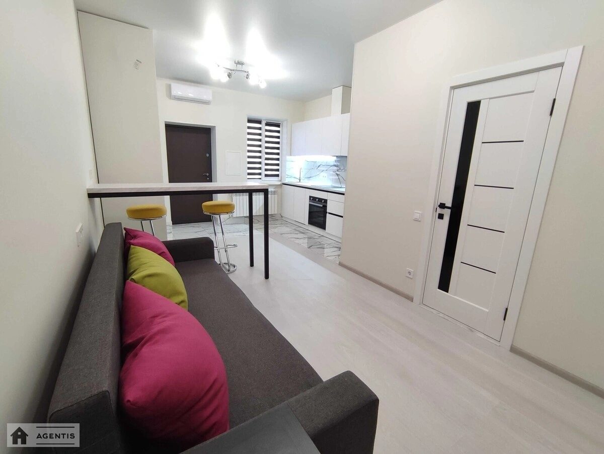 Apartment for rent. 1 room, 32 m², 1st floor/1 floor. Desnyanskyy rayon, Kyiv. 