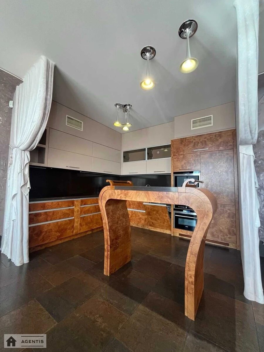 Apartment for rent. 3 rooms, 190 m², 9th floor/10 floors. 18, Rayisy Okipnoyi vul., Kyiv. 