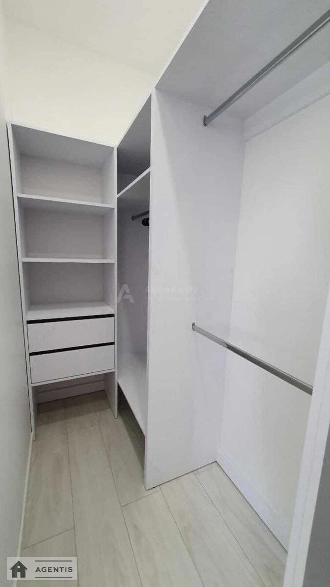 Apartment for rent. 3 rooms, 100 m², 9th floor/24 floors. 58, Bohdana Khmelnytskoho vul., Kyiv. 