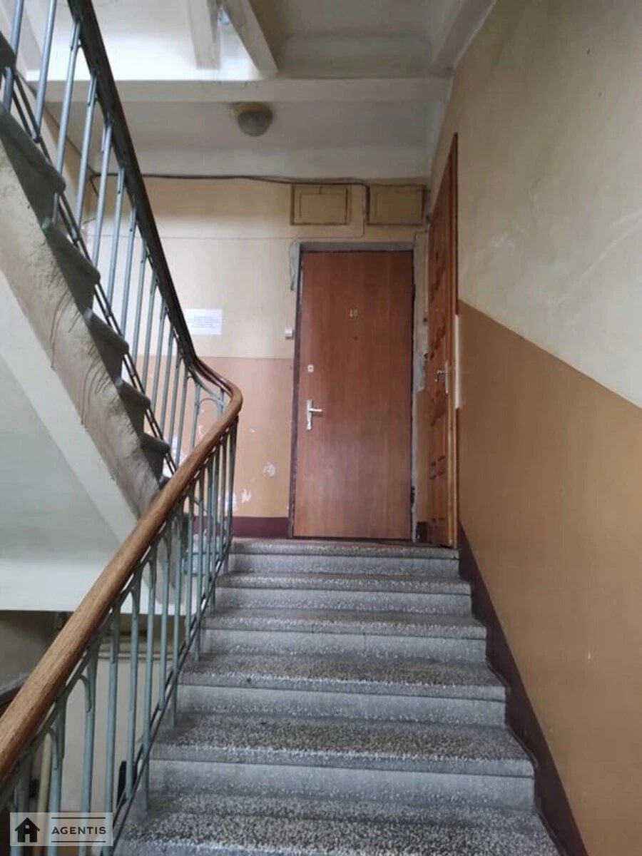 Apartment for rent. 1 room, 37 m², 3rd floor/5 floors. 4, Volodymyra Vynnychenka vul. Yuriya Kotsyubynskoho, Kyiv. 