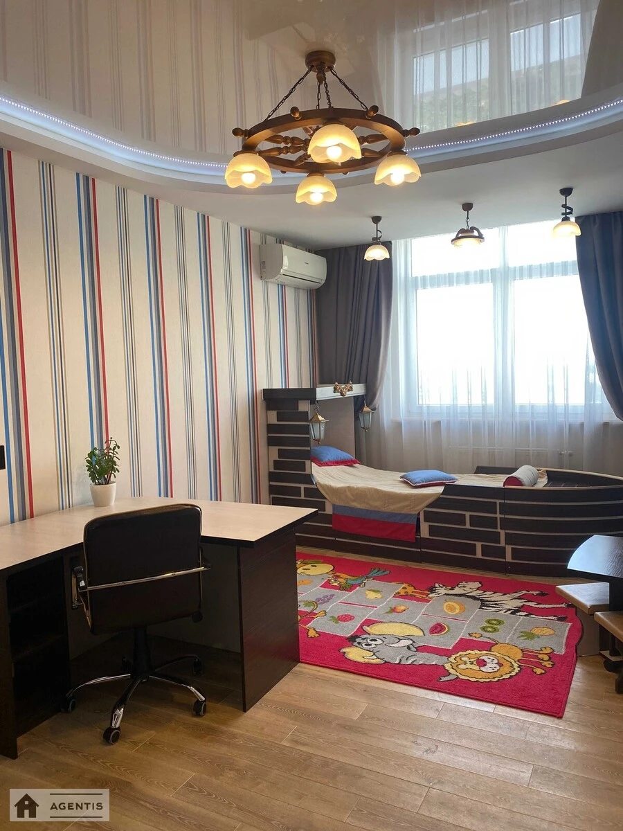 Apartment for rent. 3 rooms, 98 m², 18 floor/24 floors. 16, Voskresenska 16, Kyiv. 