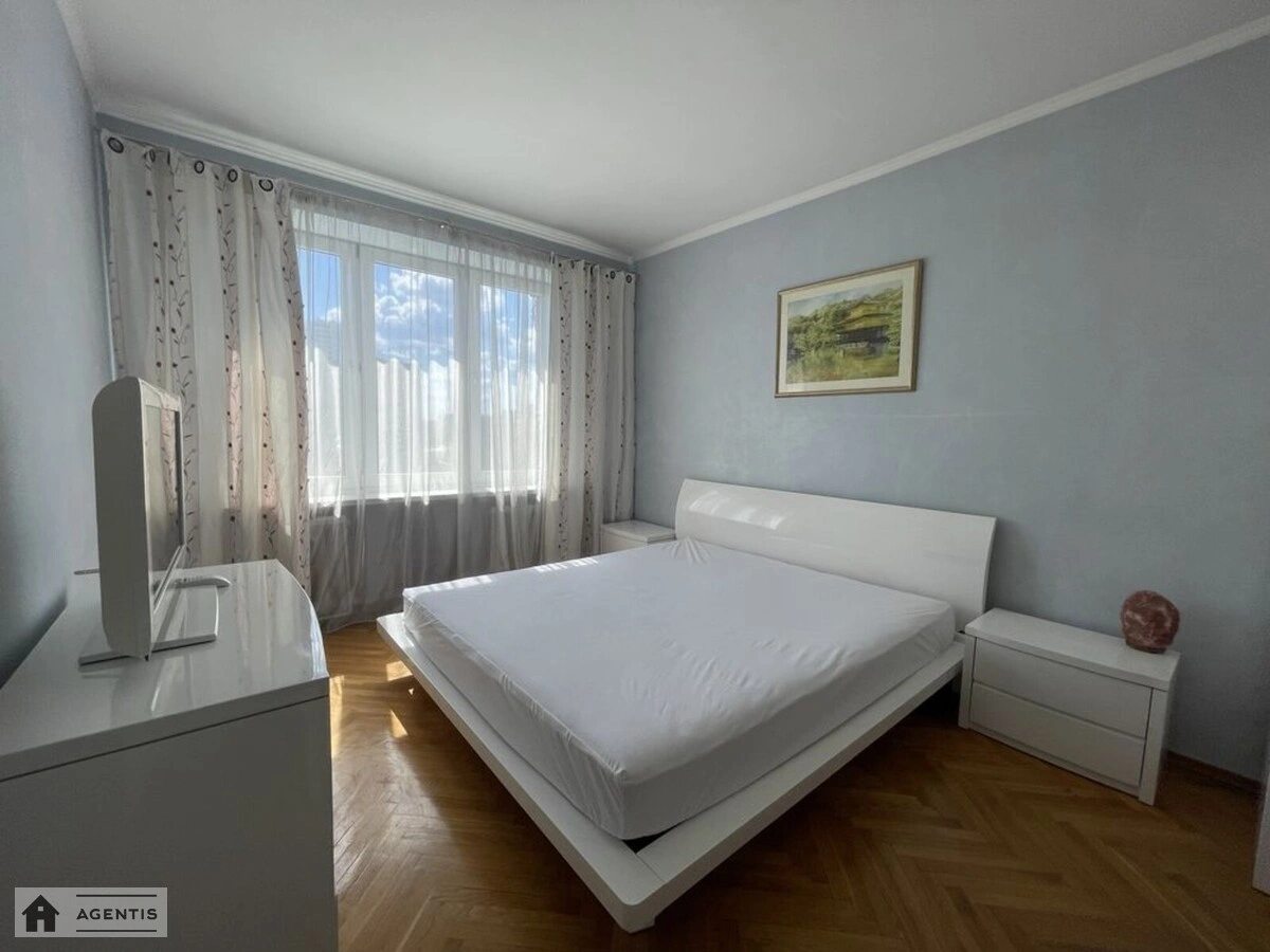 Сдам квартиру. 4 rooms, 110 m², 9th floor/21 floors. 21, Леси Украинки 21, Киев. 