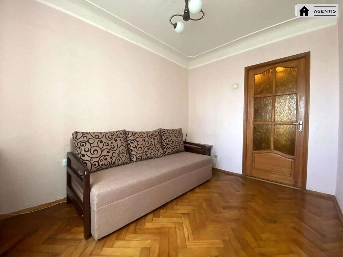 Сдам квартиру. 3 rooms, 56 m², 5th floor/5 floors. 43, Бориспольская 43, Киев. 