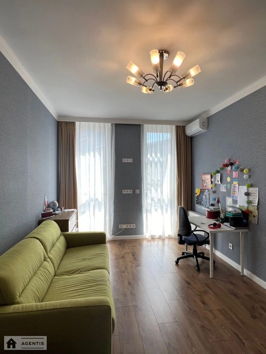 Сдам квартиру 3 комнаты, 70 m², 4 эт./24 этажа. 7, Богдановская 7, Киев. 