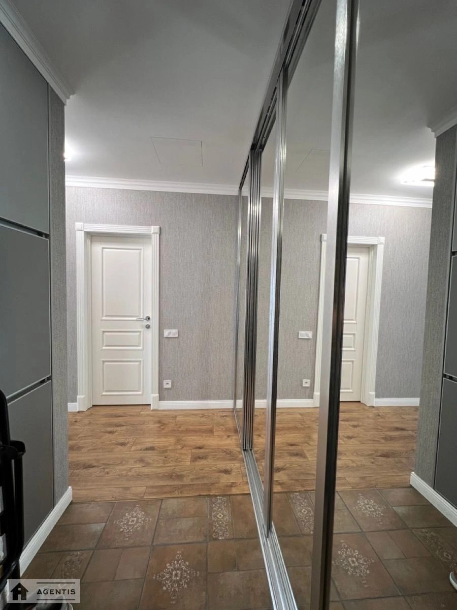 Apartment for rent. 3 rooms, 70 m², 4th floor/24 floors. 7, Bogdanivska 7, Kyiv. 