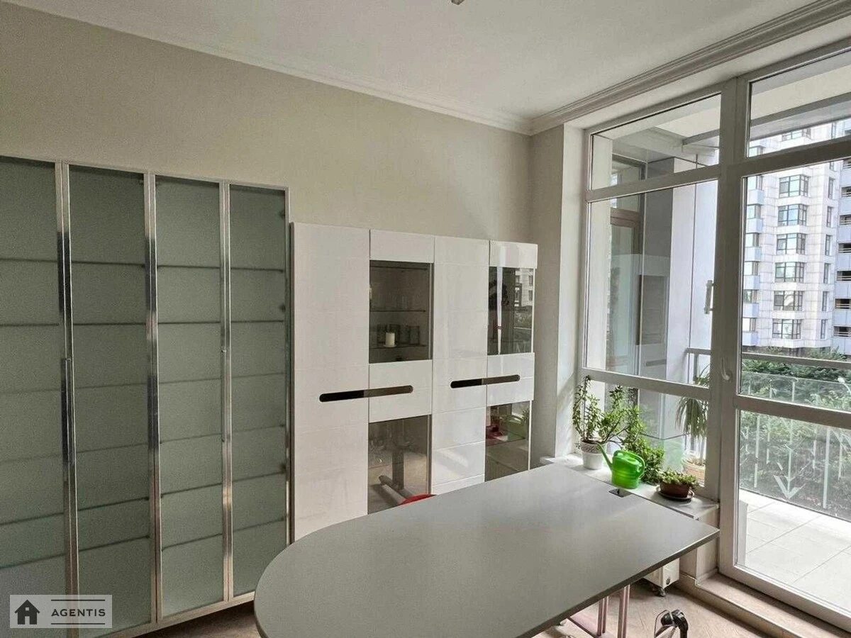 Apartment for rent. 2 rooms, 80 m², 4th floor/18 floors. 5, Andriya Verkhohlyada vul. Mykhayla Drahomirova, Kyiv. 