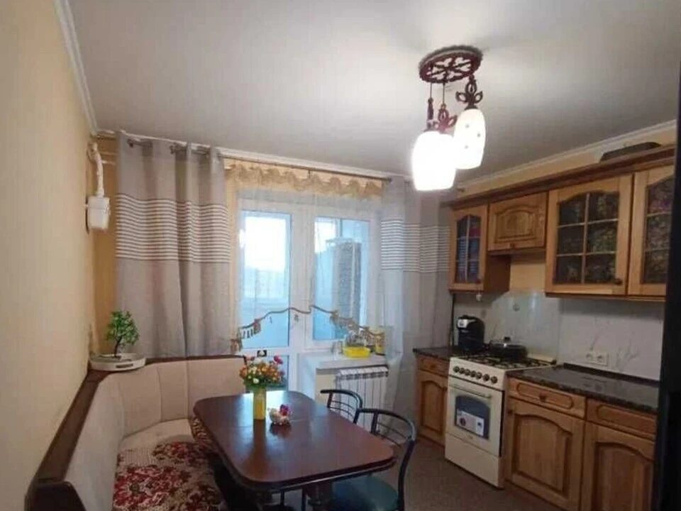 Apartment for rent. 3 rooms, 94 m², 6th floor/9 floors. 11, Koncha-Zaspynska vul. Henerala Matykina, Kyiv. 