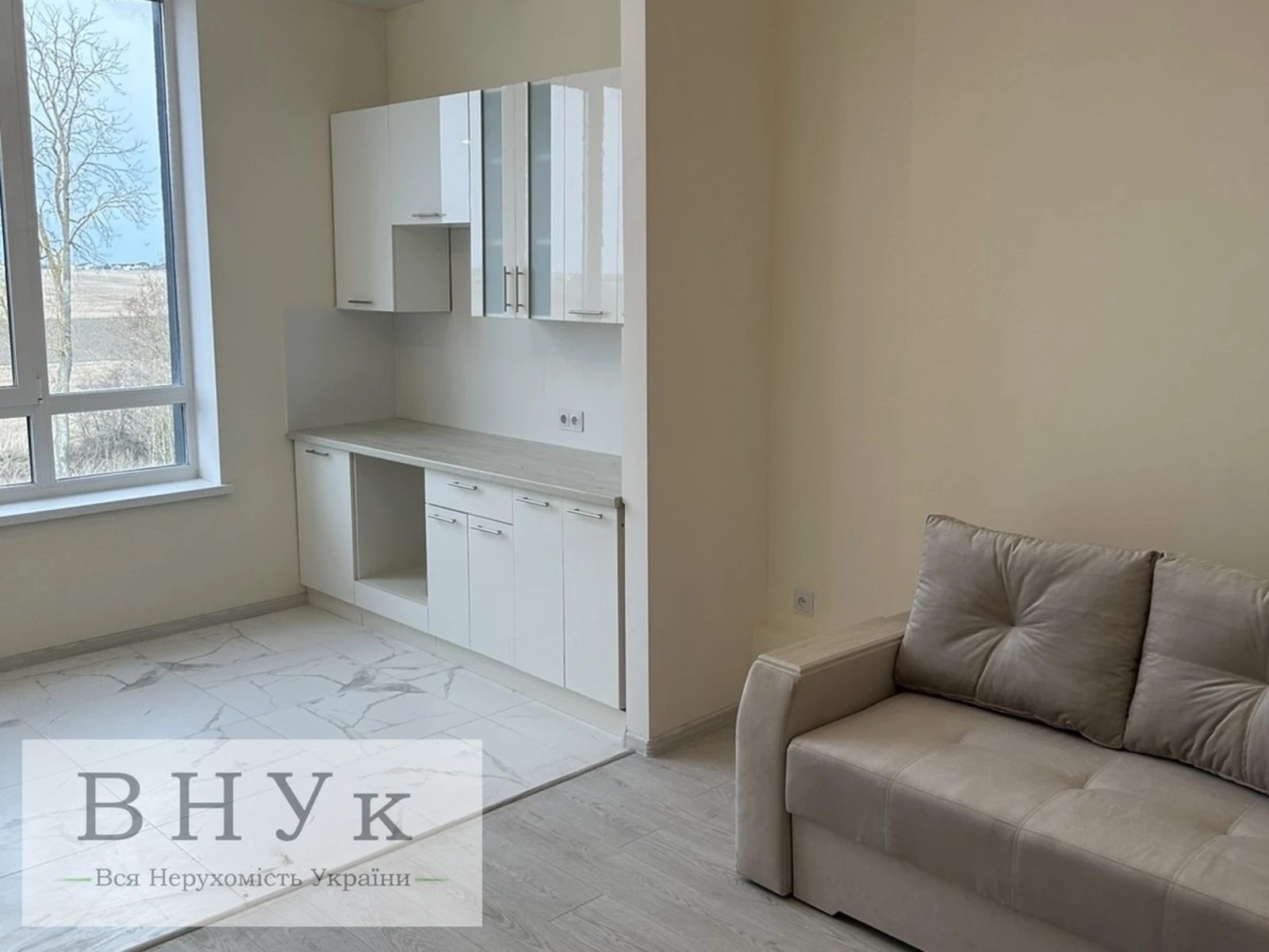Apartments for sale. 1 room, 32 m², 4th floor/4 floors. Pidvolochyske shose, Ternopil. 