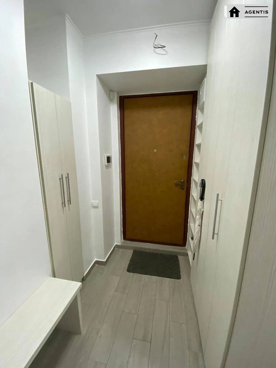 Apartment for rent. 1 room, 40 m², 2nd floor/7 floors. 67, Velyka Vaselkivska 67, Kyiv. 
