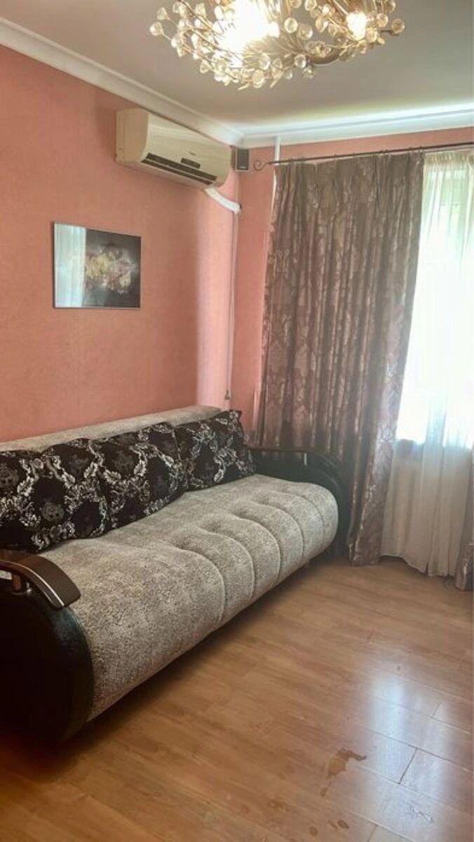 Apartment for rent. 2 rooms, 45 m², 1st floor/9 floors. 5, Dniprovska embankment 5, Kyiv. 