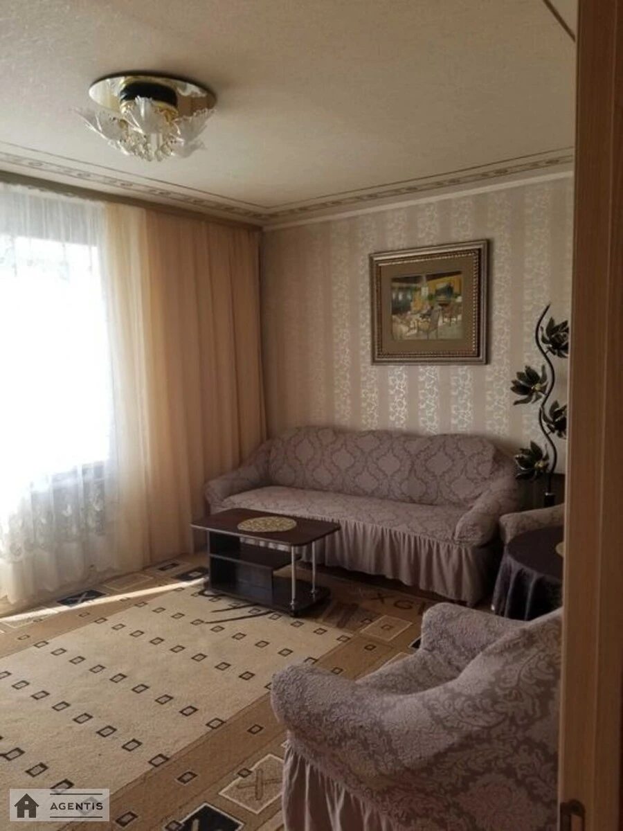 Apartment for rent. 3 rooms, 89 m², 10th floor/11 floors. 14, Henerala Almazova vul. Kutuzova, Kyiv. 
