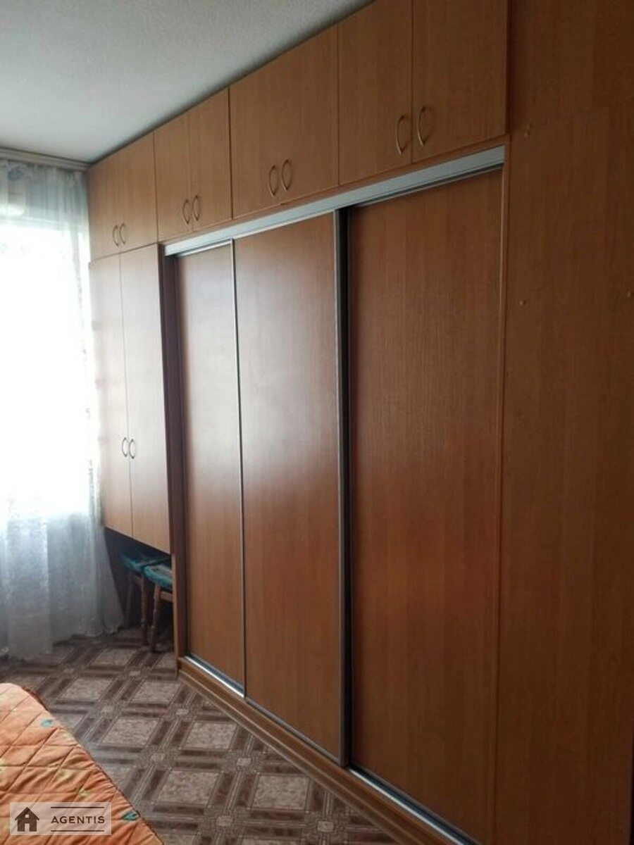 Apartment for rent. 3 rooms, 89 m², 10th floor/11 floors. 14, Henerala Almazova vul. Kutuzova, Kyiv. 