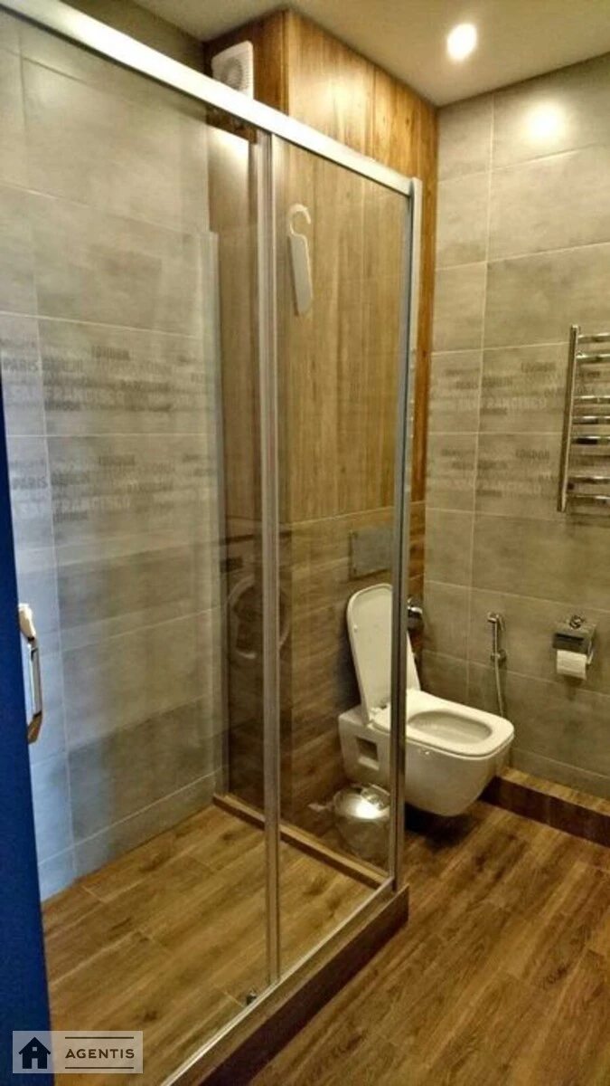 Сдам квартиру. 1 room, 47 m², 11 floor/19 floors. 16, Митрополита Василя Липківського вул. (Урицького), Киев. 