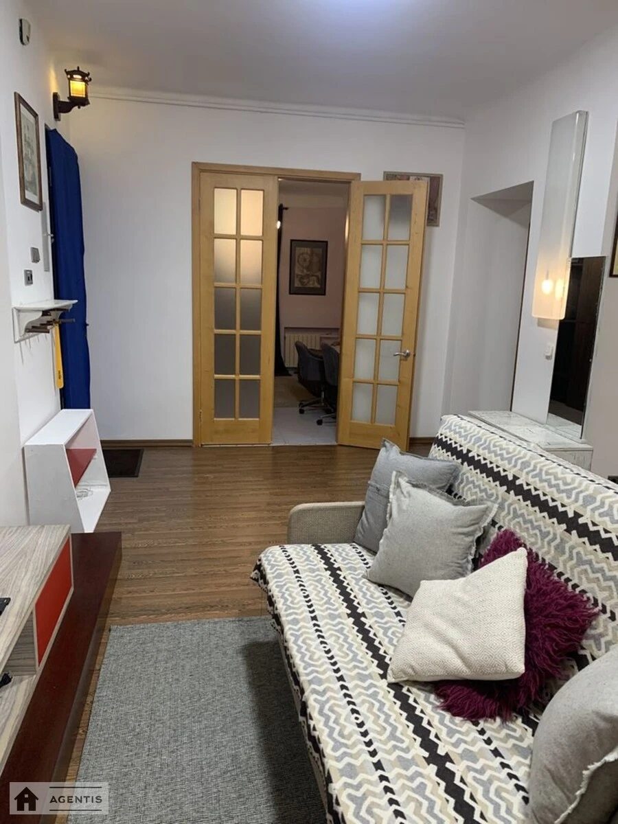Apartment for rent. 3 rooms, 75 m², 4th floor/4 floors. 73, Beresteyskyy prosp. Peremohy, Kyiv. 