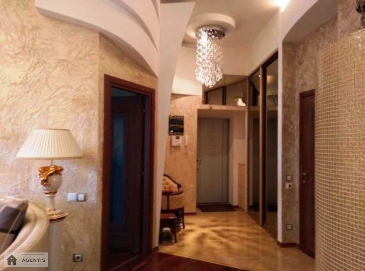 Apartment for rent. 3 rooms, 75 m², 2nd floor/6 floors. 8, Lyuteranska 8, Kyiv. 