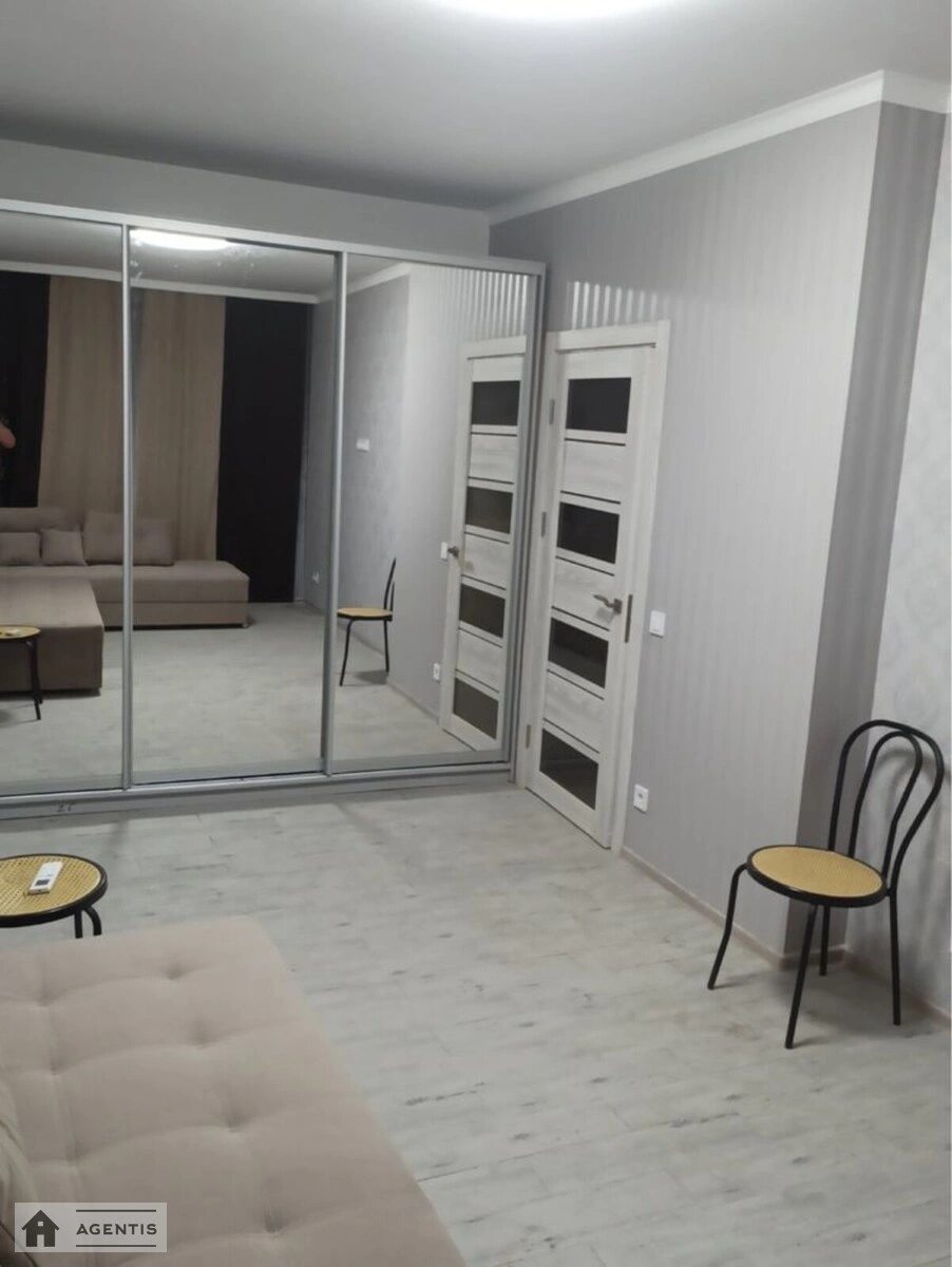 Apartment for rent. 1 room, 40 m², 9th floor/24 floors. Aviakonstruktora Ihorya Sikorskoho vul., Kyiv. 