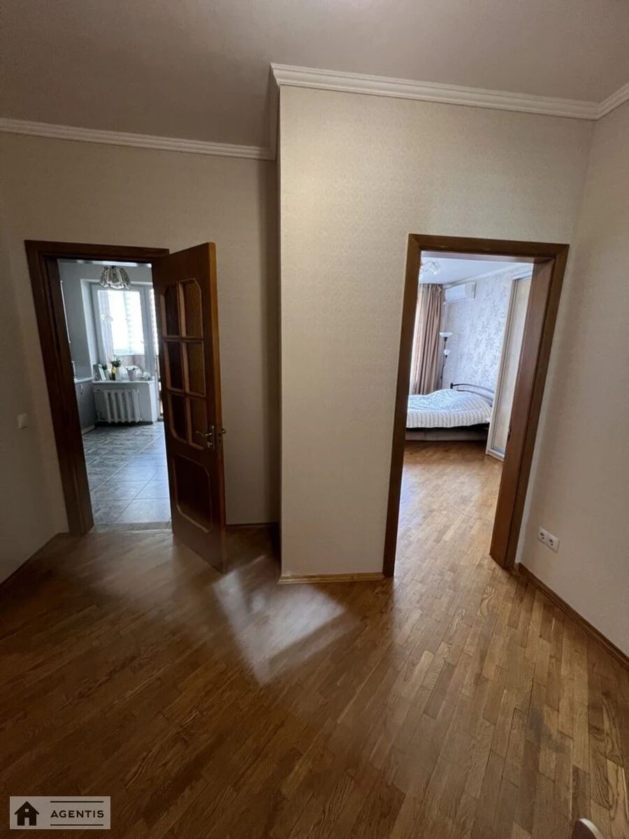 Сдам квартиру. 1 room, 44 m², 6th floor/15 floors. 5, Академіка Булаховського вул., Киев. 