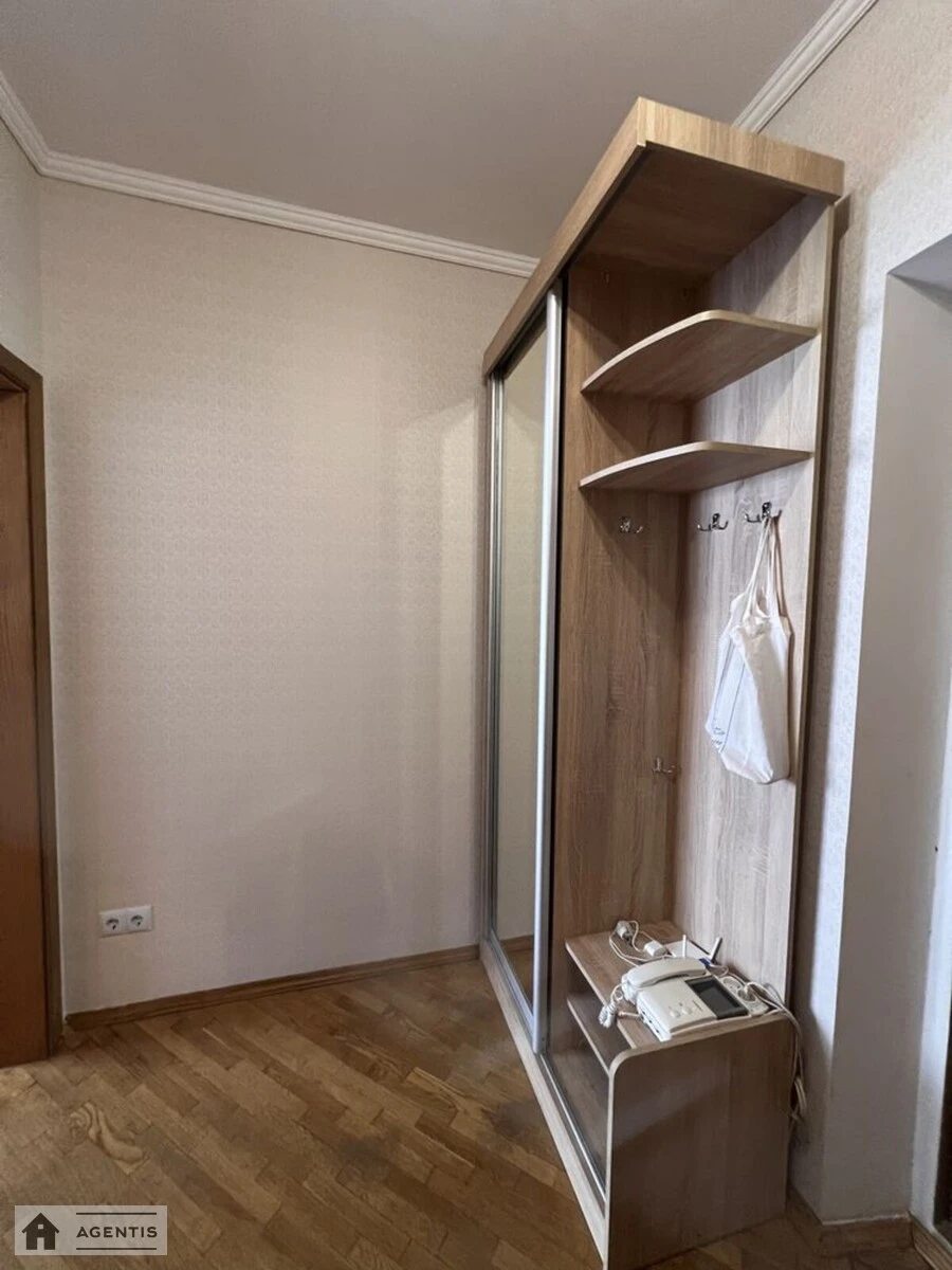 Apartment for rent. 1 room, 44 m², 6th floor/15 floors. 5, Akademika Bulakhovskoho vul., Kyiv. 