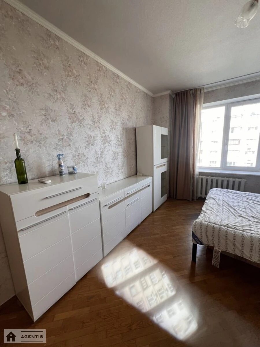 Apartment for rent. 1 room, 44 m², 6th floor/15 floors. 5, Akademika Bulakhovskoho vul., Kyiv. 