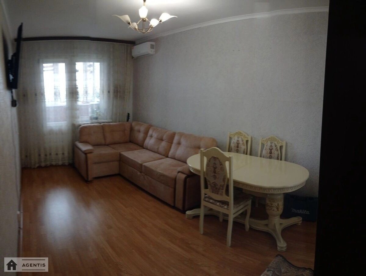 Apartment for rent. 3 rooms, 78 m², 13 floor/21 floors. 100, Akademika Zabolotnoho vul., Kyiv. 