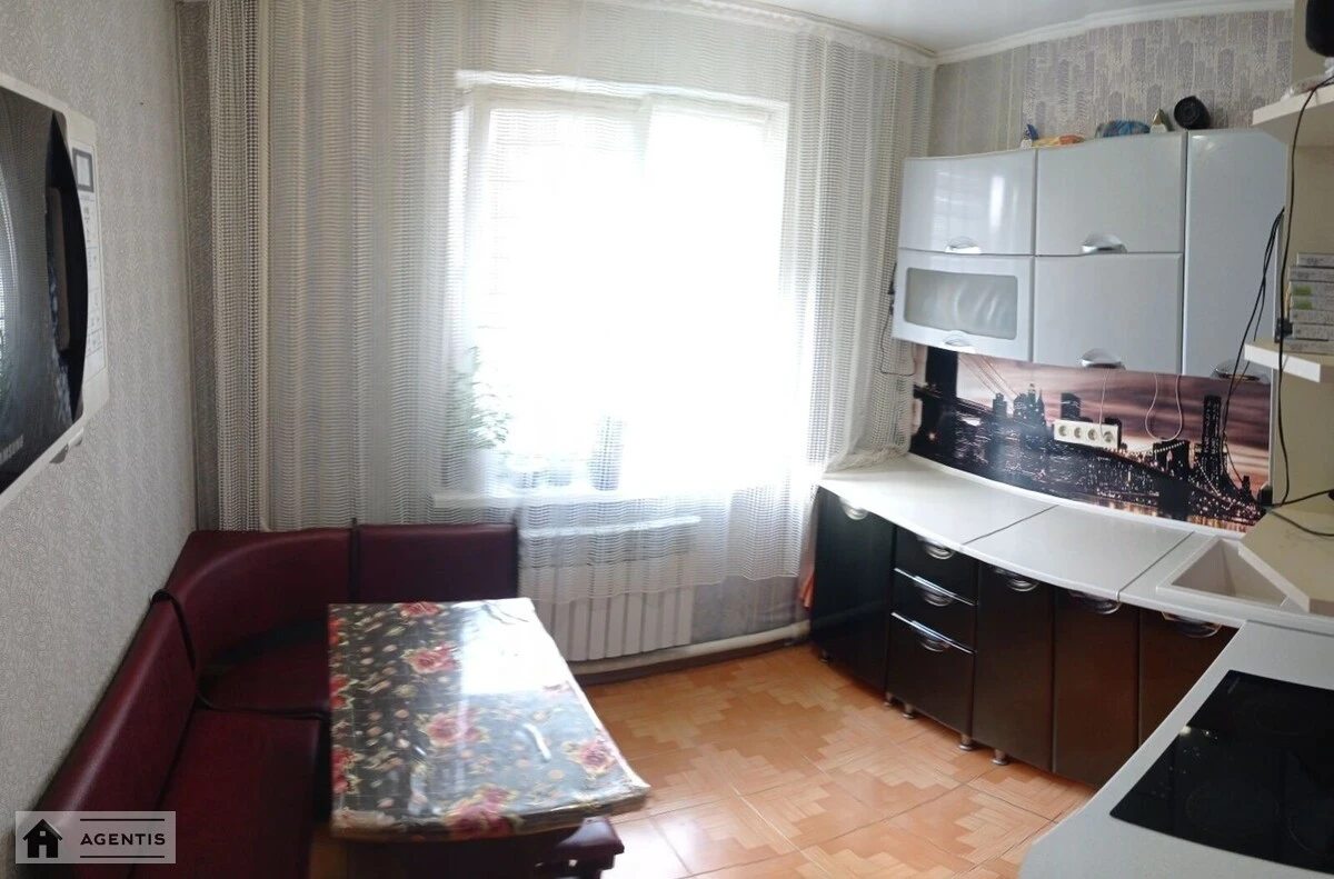 Сдам квартиру. 3 rooms, 78 m², 13 floor/21 floors. 100, Академіка Заболотного вул., Киев. 