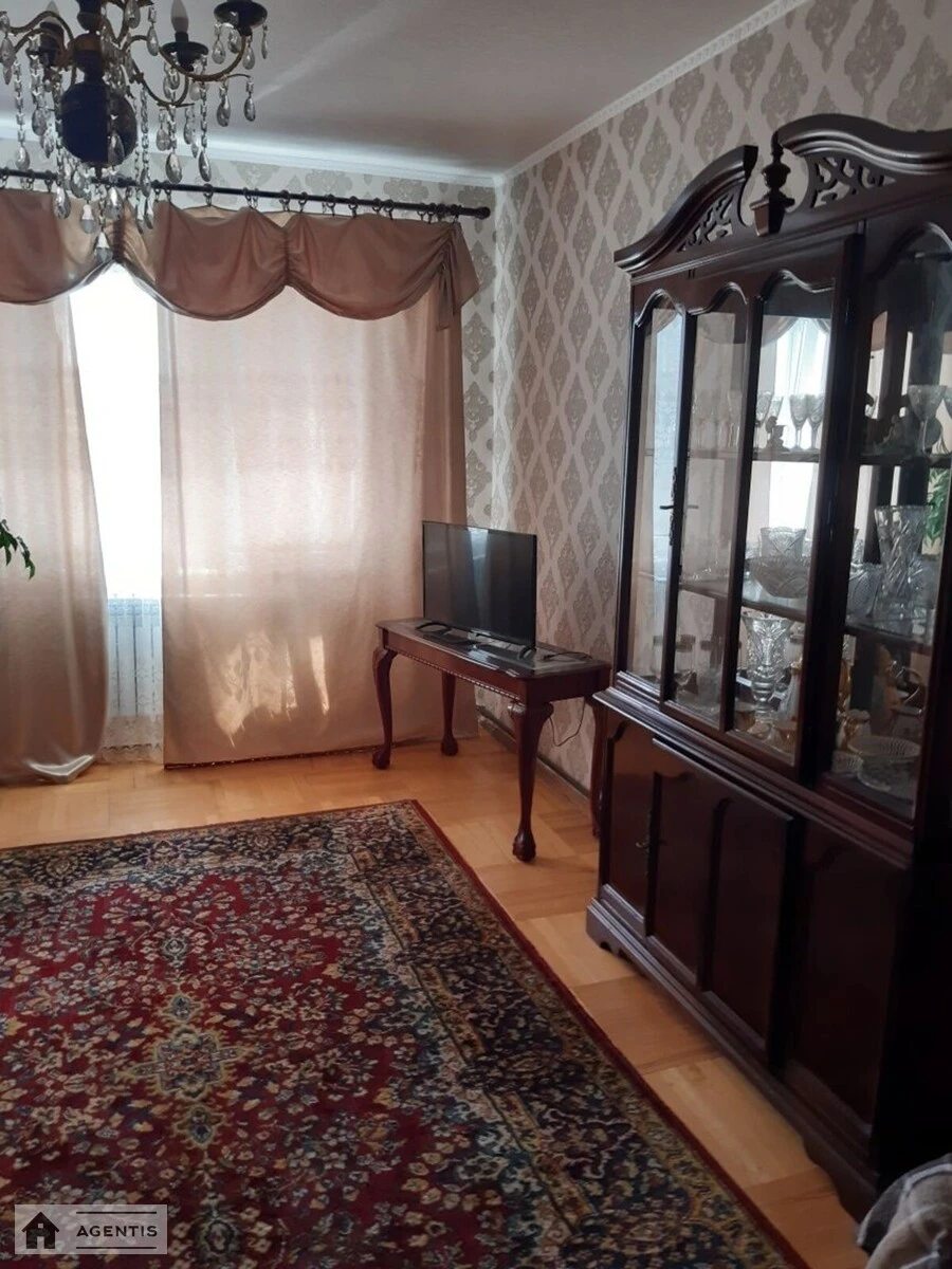 Apartment for rent. 3 rooms, 65 m², 9th floor/9 floors. Mytropolyta Andreya Sheptytskoho vul. Anatoliya Lunacharskoho, Kyiv. 