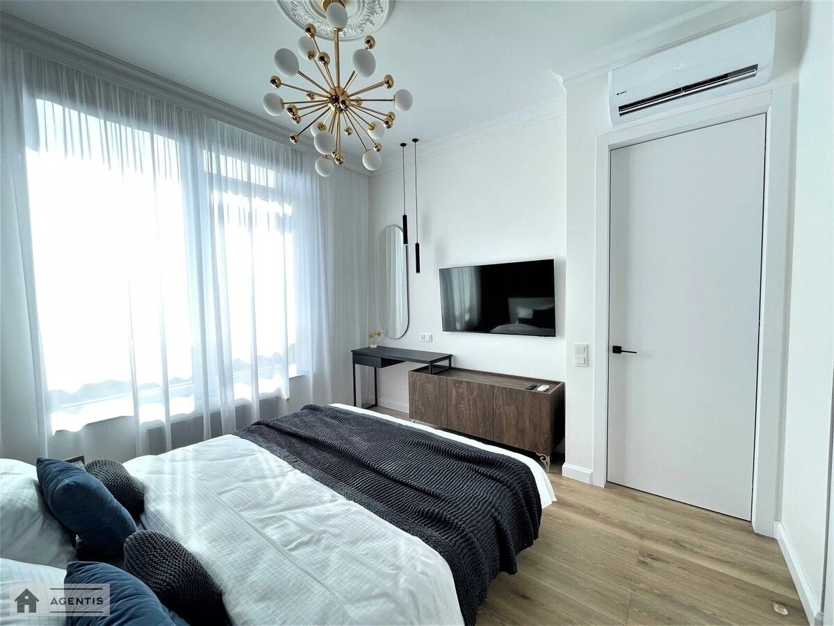 Apartment for rent. 2 rooms, 55 m², 14 floor/25 floors. 68, Zhylyanska 68, Kyiv. 