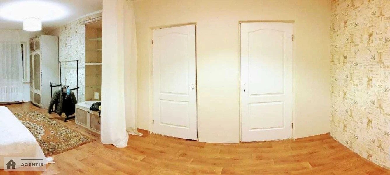 Apartment for rent. 3 rooms, 71 m², 8th floor/9 floors. 5, Verhovynna 5, Kyiv. 