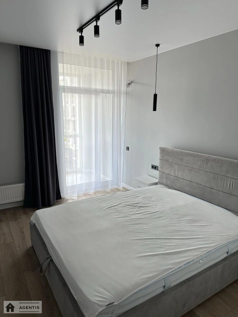 Apartment for rent. 1 room, 41 m², 7th floor/9 floors. Salutna, Kyiv. 