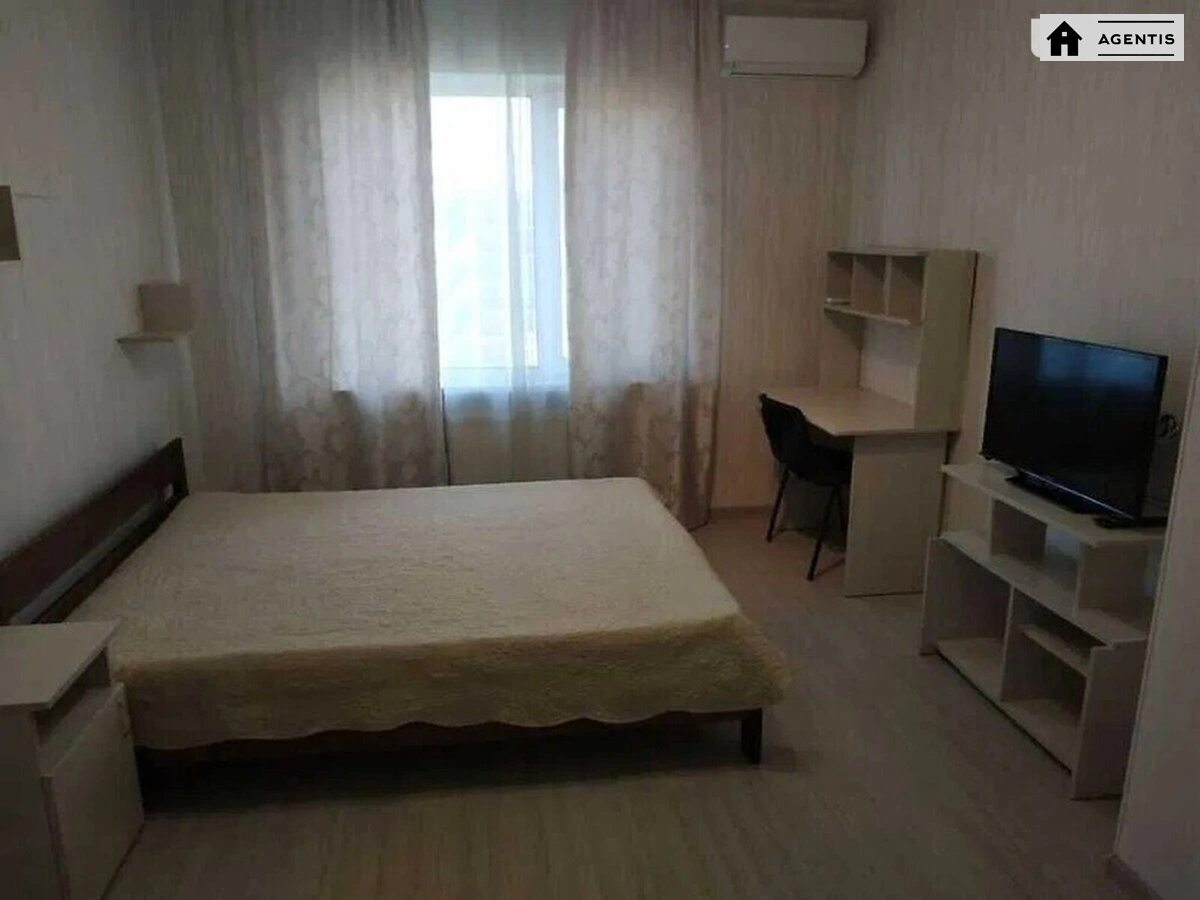 Apartment for rent. 1 room, 37 m², 7th floor/7 floors. 75, Stecenka 75, Kyiv. 
