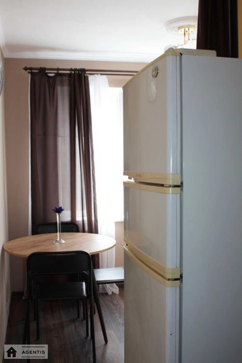 Apartment for rent. 3 rooms, 64 m², 6th floor/9 floors. 7, Petra Vershyhory vul., Kyiv. 