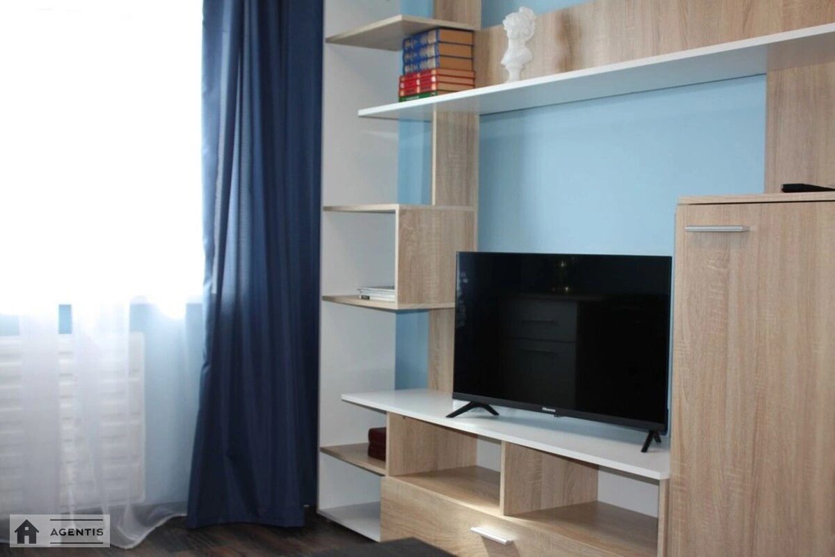 Apartment for rent. 3 rooms, 64 m², 6th floor/9 floors. 7, Petra Vershyhory vul., Kyiv. 