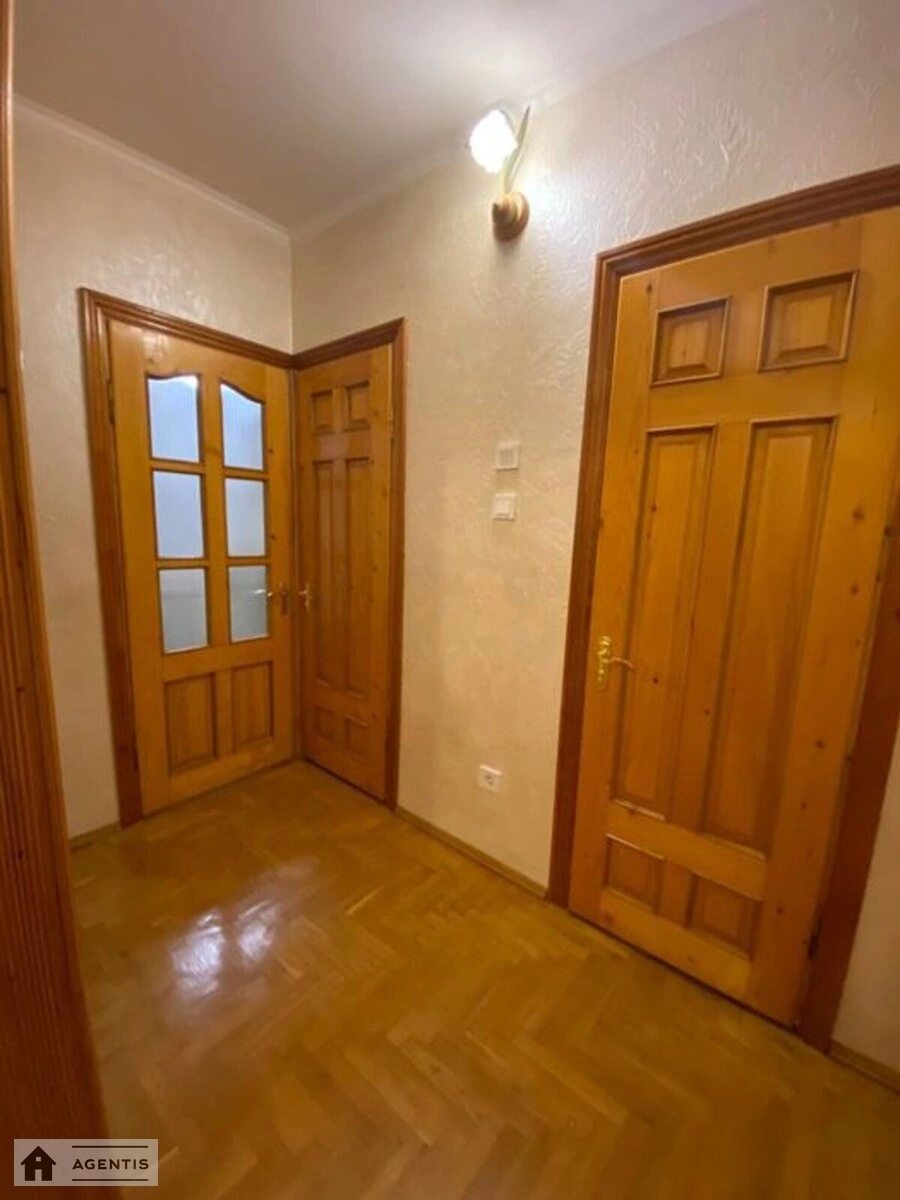 Apartment for rent. 2 rooms, 56 m², 13 floor/14 floors. 38, Petra Hryhorenka prosp., Kyiv. 